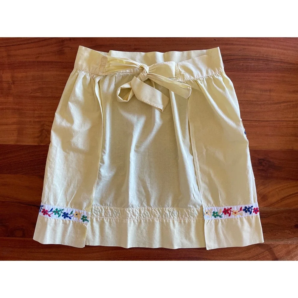 Vintage Yellow Half Apron Floral Embroidery Pockets Cottagecore Retro Kitchen